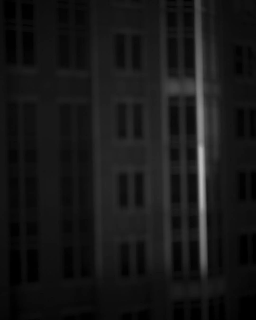 Grays&hellip;
#omarcruzphoto #urbanpoetry #nyc 
#leicamonochrome #hotelstories