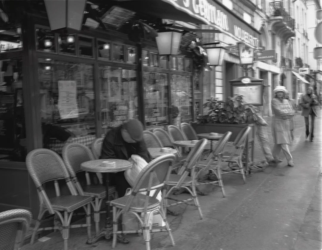 Strangers&hellip;
Paris 2003
#omarcruzphoto #personalwork #strangers #streetlife