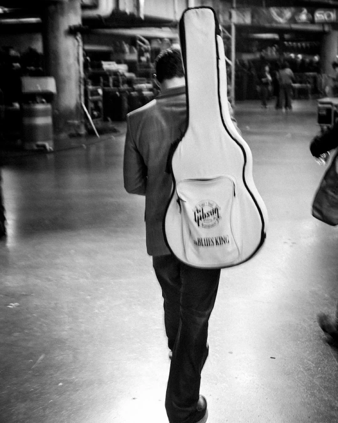 @mrblake
Miami 2013
#omarcruzphoto #guitars #gibson #gibsonguitars #rockstar #poet