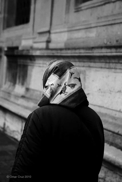 Stranger in Paris
Paris 2010


&hellip;follow the stranger, wait for the right moment&hellip;