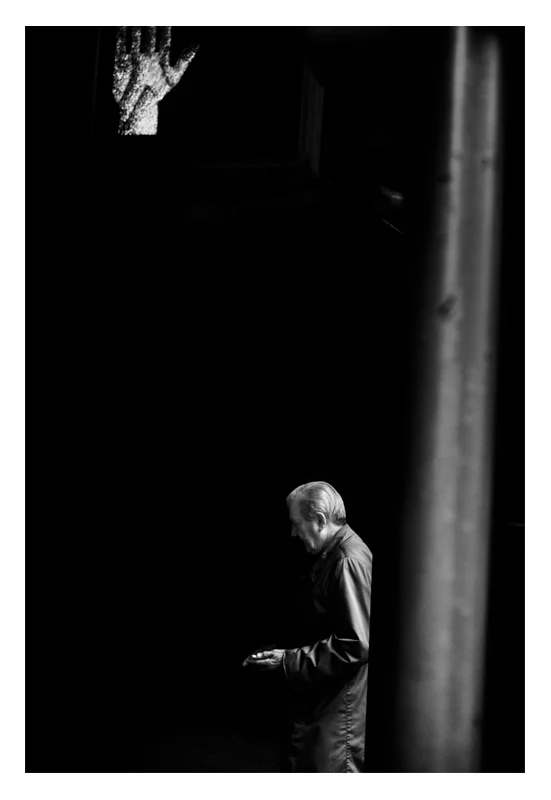 Stranger-stop-ligth.jpg