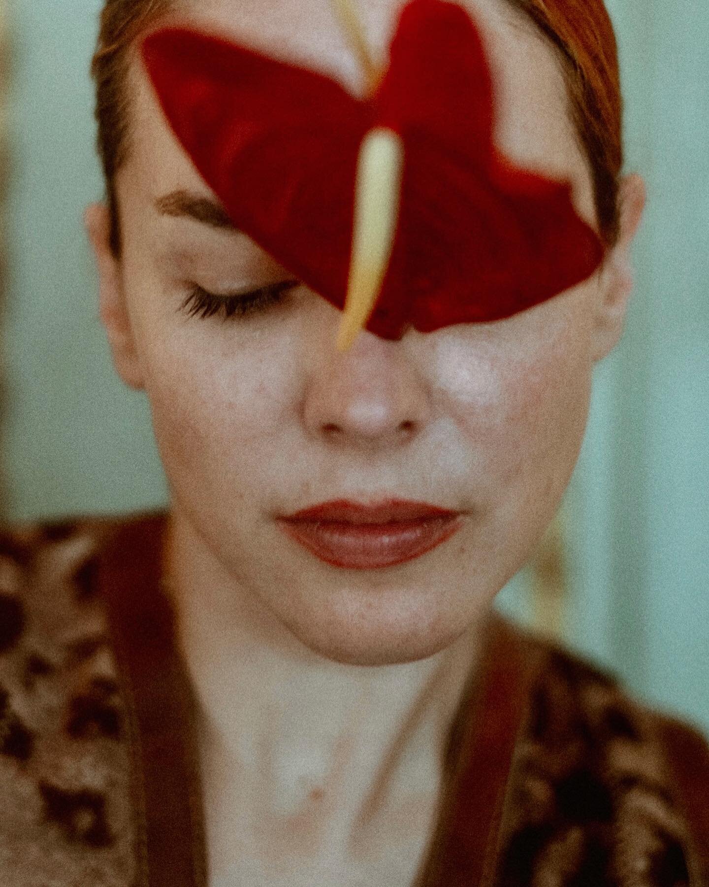 @eglantinazingg 
Miami 2020
. . . . 
#omarcruzphoto #photographer #miami #portrait #photography #fashion #beauty #flowers #activist #womanempowerment #woman #model #eglantinazingg #leica #leicam10p