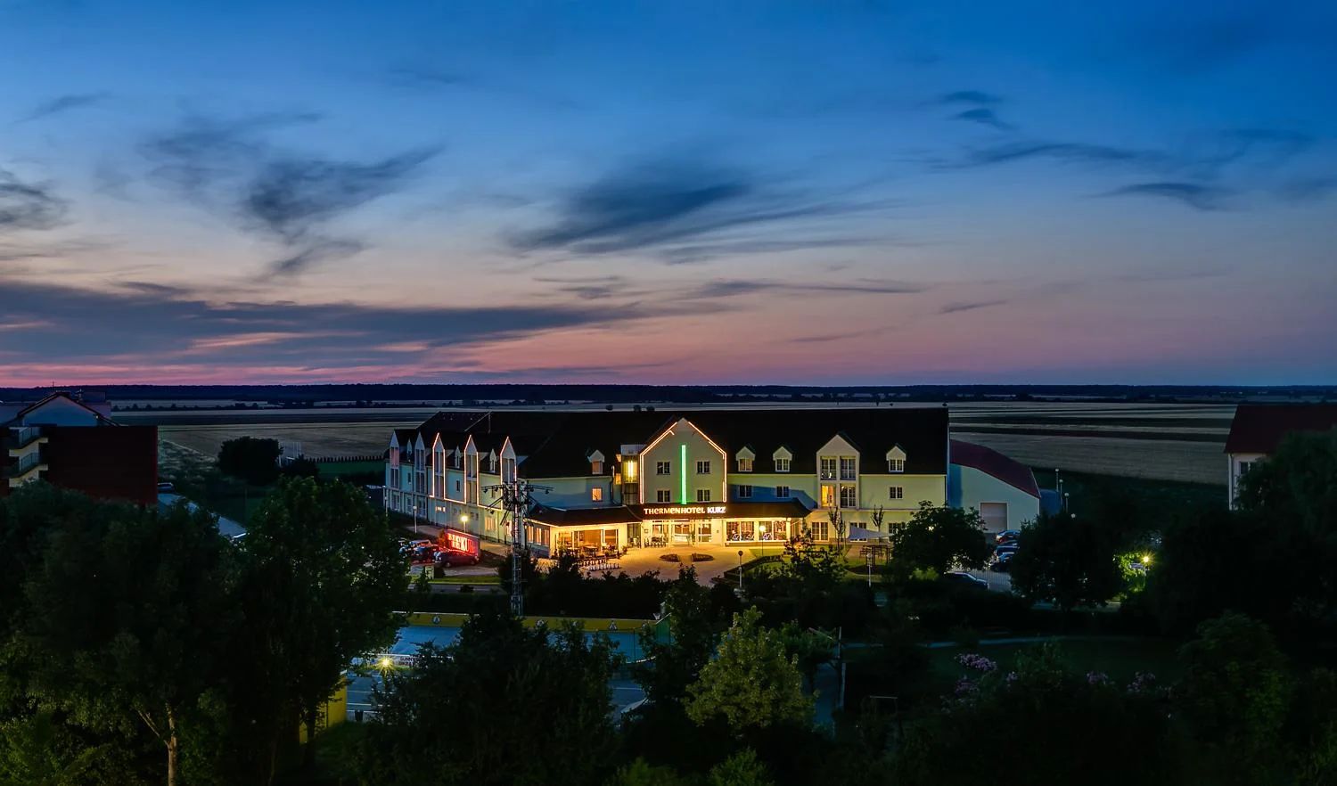 thermen-und-familien-hotel-kurz-therme-lutzmannsburg-01.jpg