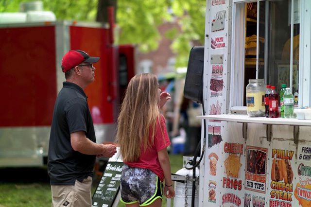 There are so many good food choices this year at Springfest from grilled cheese to tacos, BBQ, Thai, egg rolls, burgers and more! The food, music and drink (and don&rsquo;t forget the art) is the best so come check it out Saturday at Toonerville Park