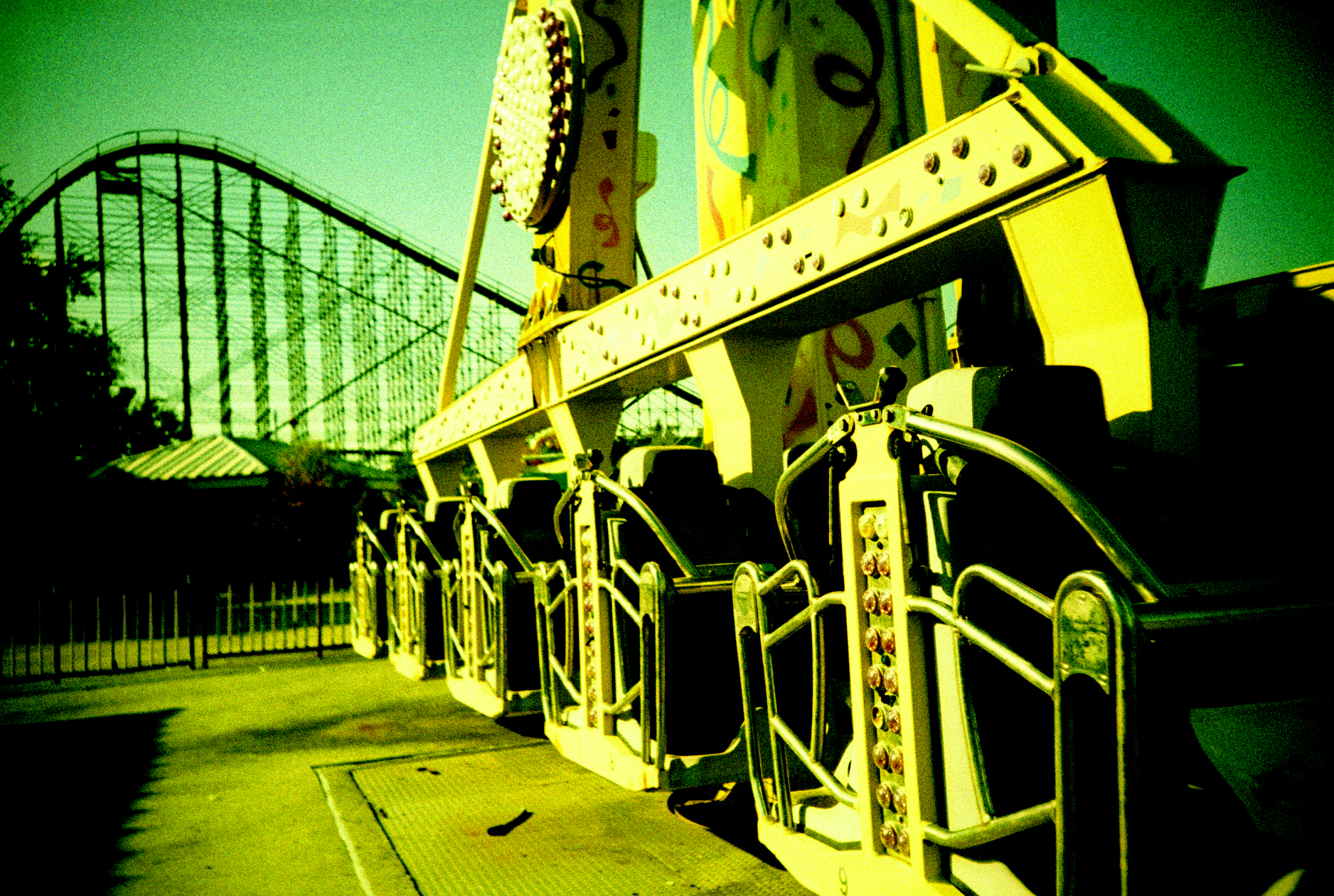 lomo6flags2011_0049.jpg