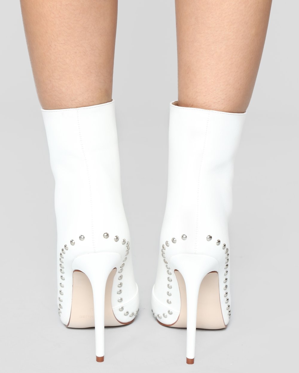 Thoraya Boot White