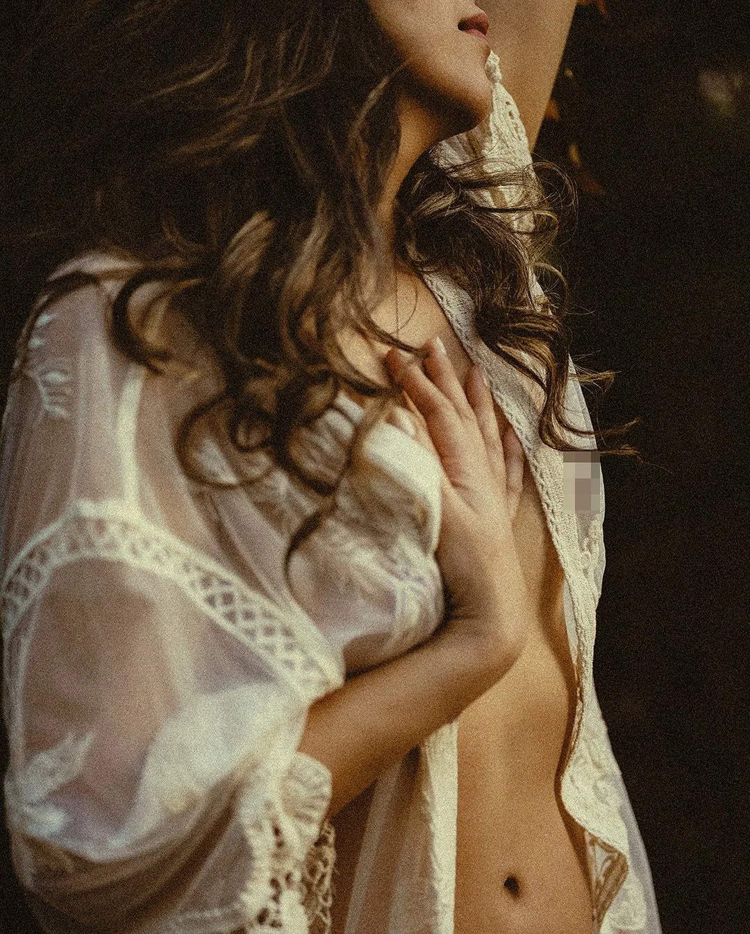 𝑆𝑡𝑟𝑒𝑛𝑔𝑡ℎ 𝑑𝑜𝑒𝑠𝑛&rsquo;𝑡 𝑎𝑙𝑤𝑎𝑦𝑠 𝑟𝑜𝑎𝑟&hellip; 𝑠𝑜𝑚𝑒𝑡𝑖𝑚𝑒𝑠 𝑖𝑡 𝑤ℎ𝑖𝑠𝑝𝑒𝑟𝑠

#sensualenergy #divinefeminine #softpower #dreamyvibes #embodyher #femininemagic #inherbody #sensualnotsexual #velvetvibes #sheisthemood #slowb