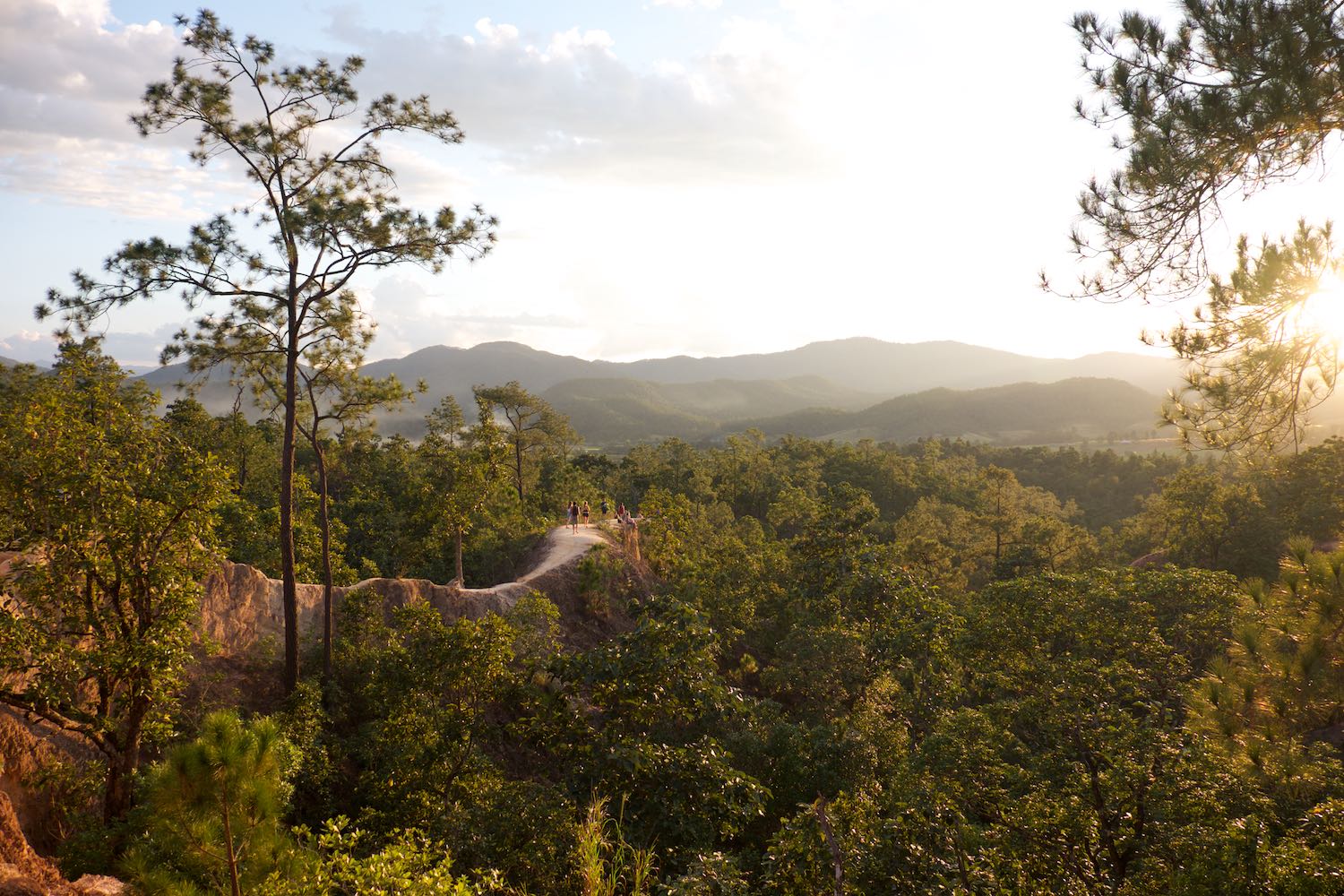 Pai Canyon at sunset is a worthwhile adventure