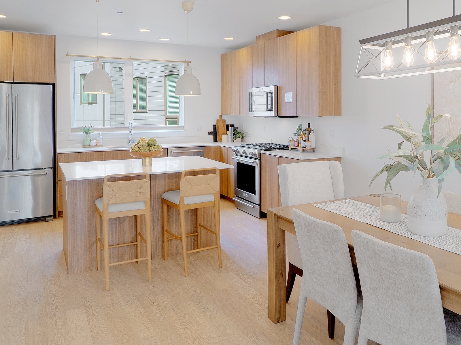 Kitchen Dining Room-1a.jpg