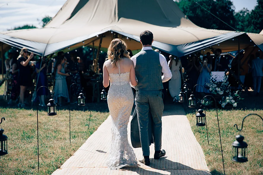 fiesta-fields-kate-forster-tipi-3-s.jpg