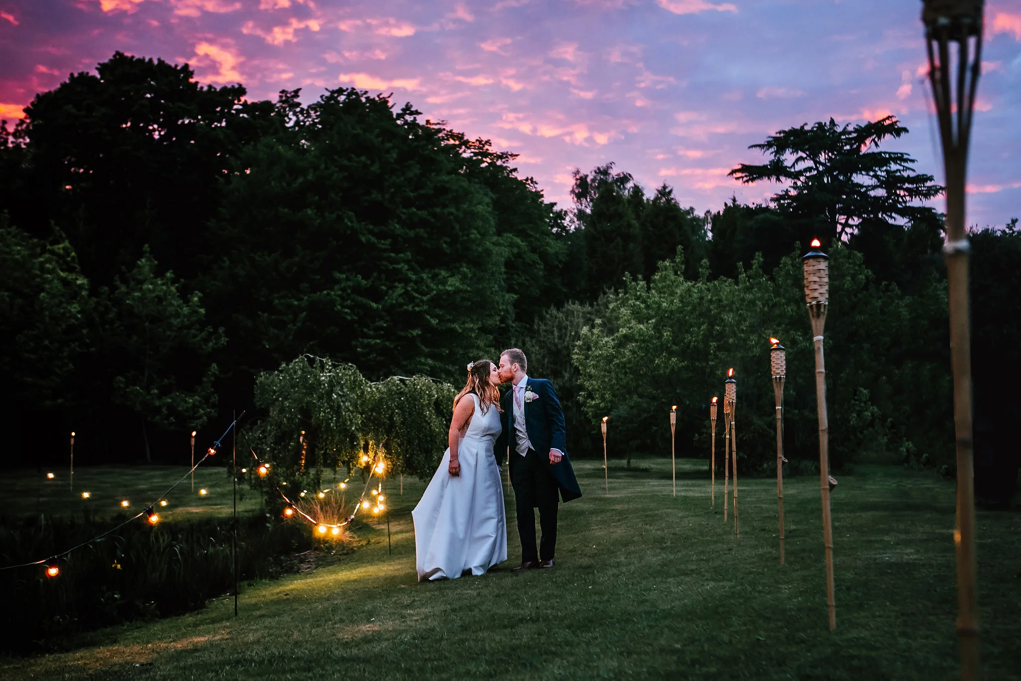 fiesta-fields-louisa-thomas-blog-couple-shots-lakeside-venue-abigailwhite.jpg