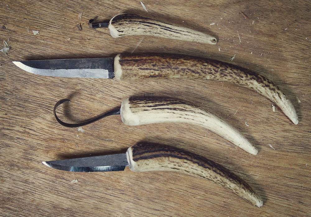 Ручки рога. Нож из оленьего рога (Horn Handle Knife). Ручка ножа из оленьего рога. Рог оленя рукоять ножа. Ножи с рукоятью из рога.