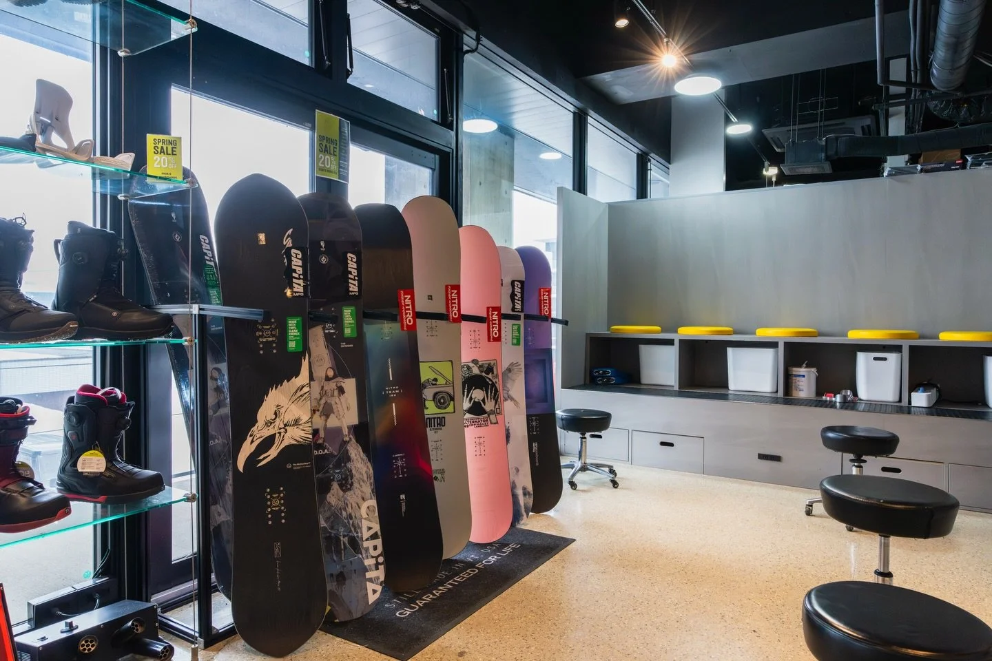 Snowboards are currently 20% off, and available at our Niseko Hirafu and Niseko Village stores. 

#snowboarding #snowboardshop #nisekojapan #bootsolutions