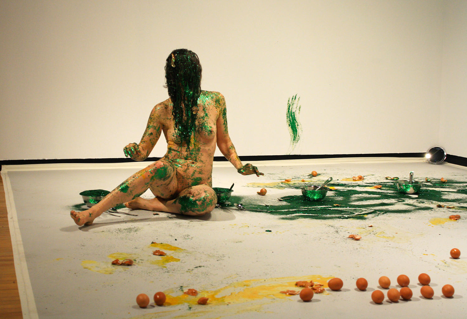All images © Kira O’Reilly. The use of any image from this site is prohibited unless prior written permission from the artist is obtained.