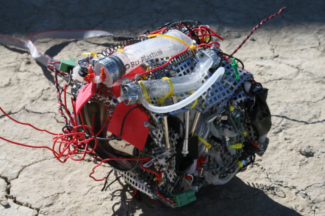 crashed-robot-1100x600.jpg