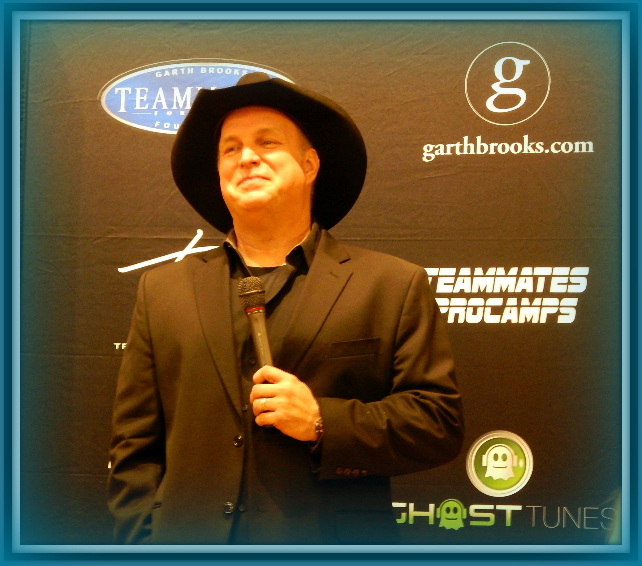 Garth Brooks - Press conference in Denver Colorado 3-18-2015