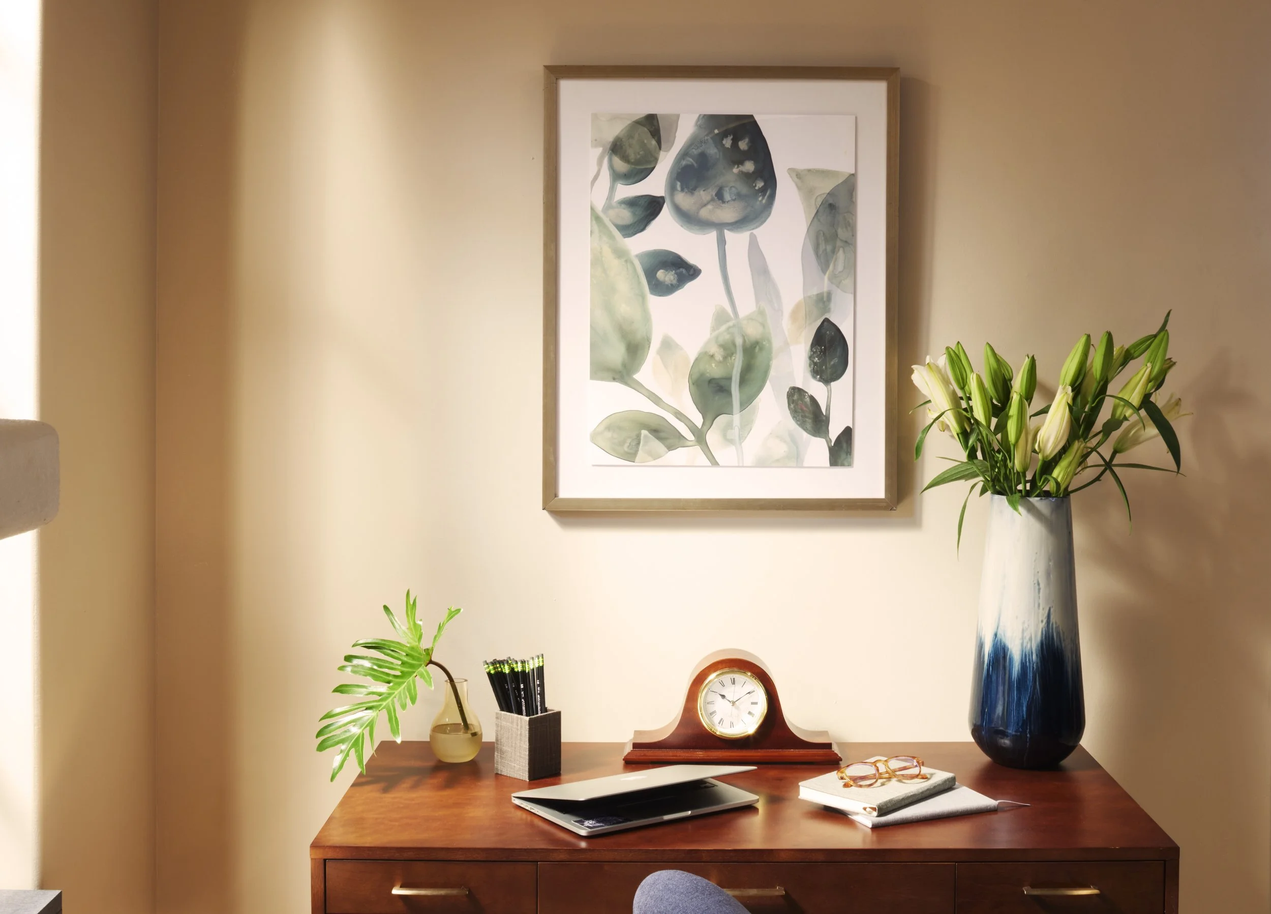 HDH2021_LivingRoom_WallDecor_HEROEXP_053_cleanup02.jpg