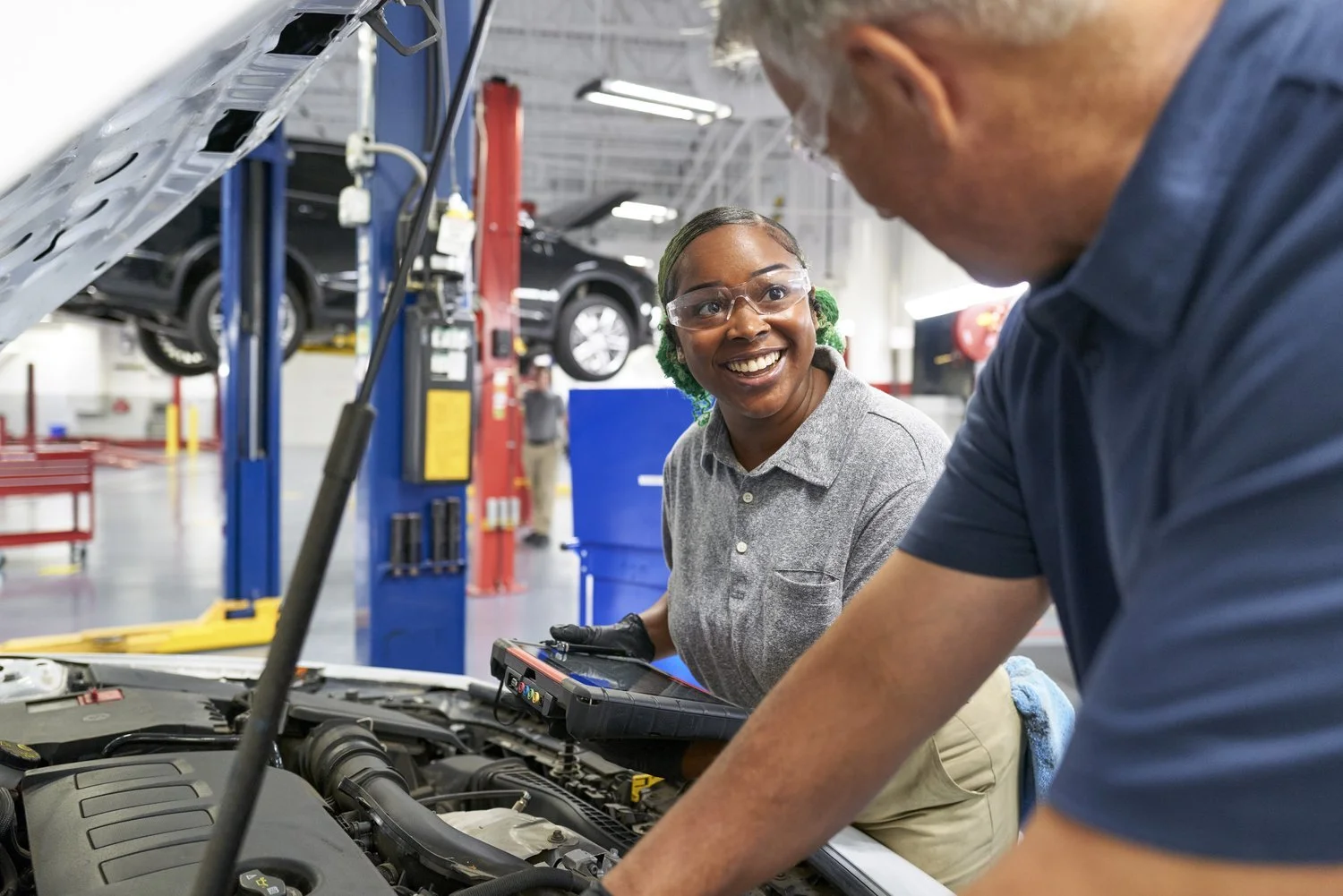 ATT_Brand_20220812_Business_Mechanic_Garage_11010.jpg