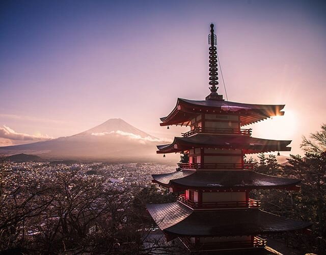 Sunset from the Chureito Pagoda. It&rsquo;s a five storied pagoda on the mountain side overlooking Fujiyoshida city and Mount Fuji.

#japan #japanphotography #mountfuji #fuji #fujiyoshida #pagoda #canonphotography #canon #canonusa #natgeo #natgeotrav