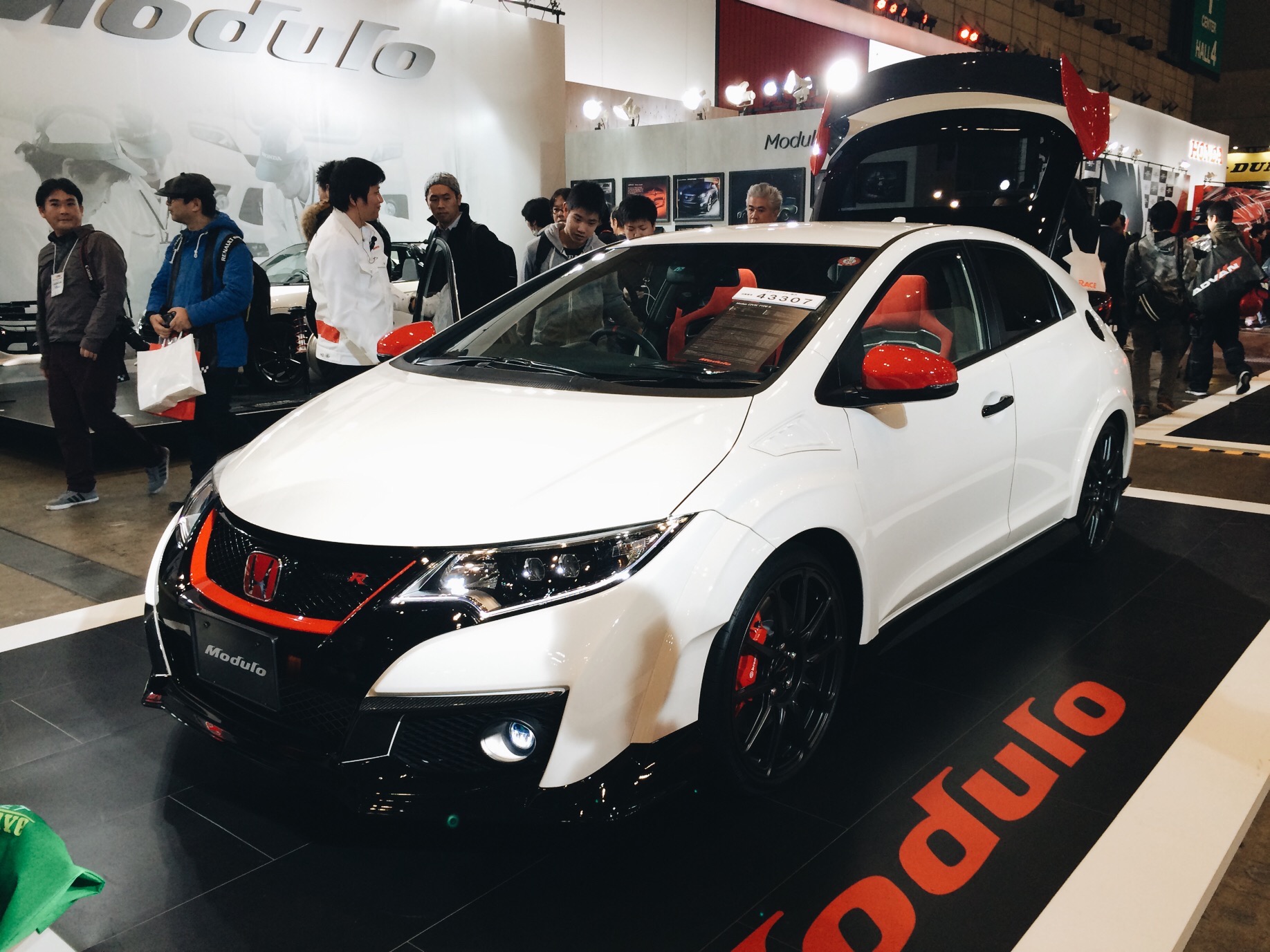 I hope we get one of these in the states, the new Honda Civic Type-R.