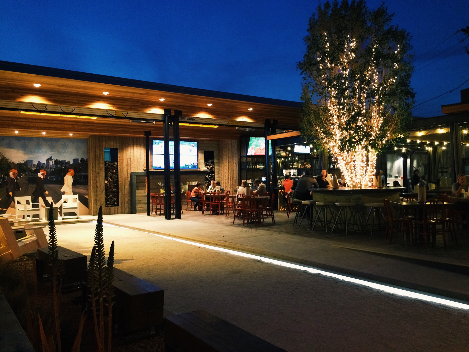 This place definitely transform when the sun goes down. It gets really busy too by the way, get their before sun down or free parking (which is 6pm).
