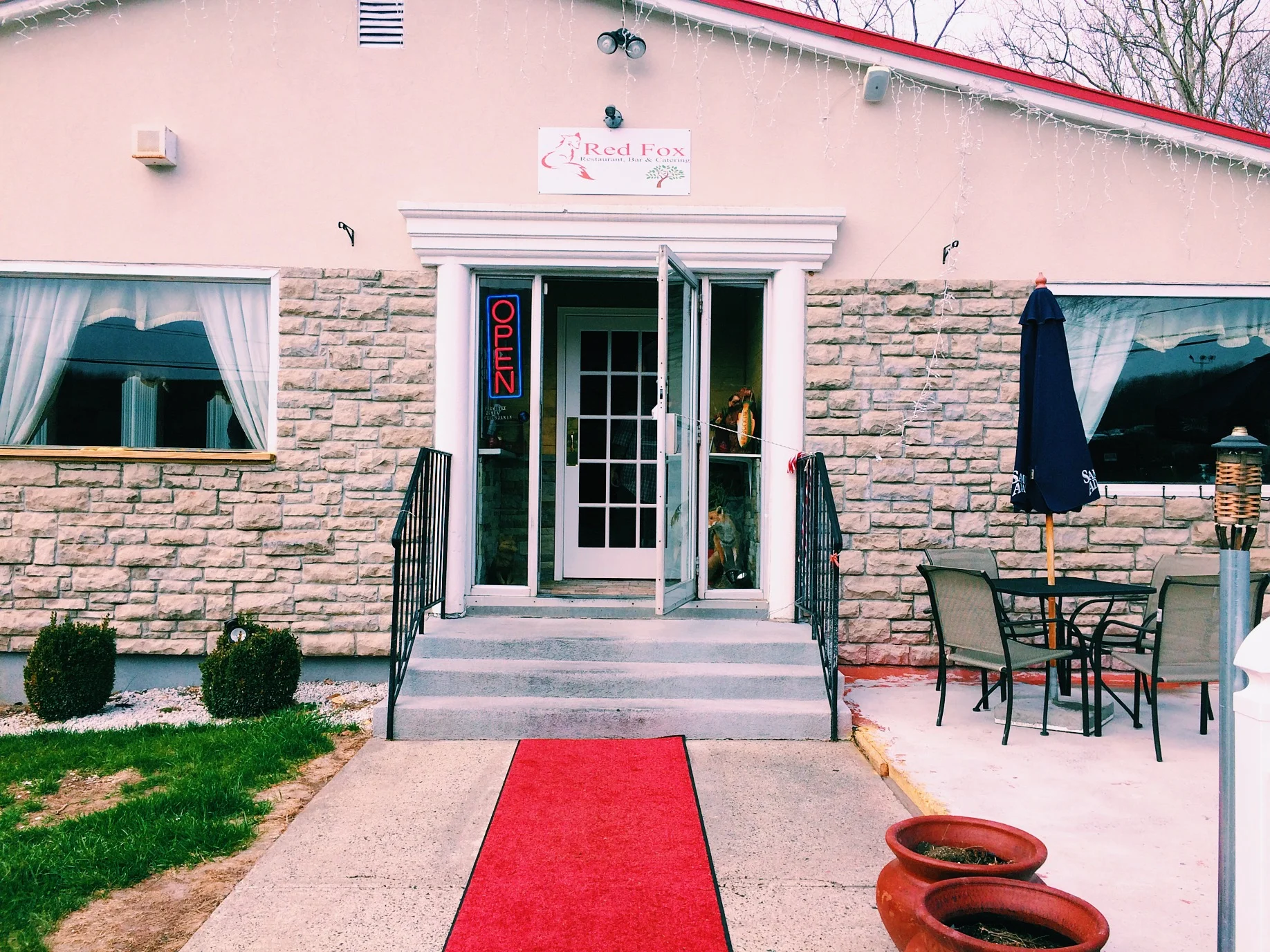 Found this joint thanks for Red Fox. Italian joint hidden in the cut somewhere. Everybody telling me to try their Italian and pizza out here. Still need to get some pizza before my time is over. 