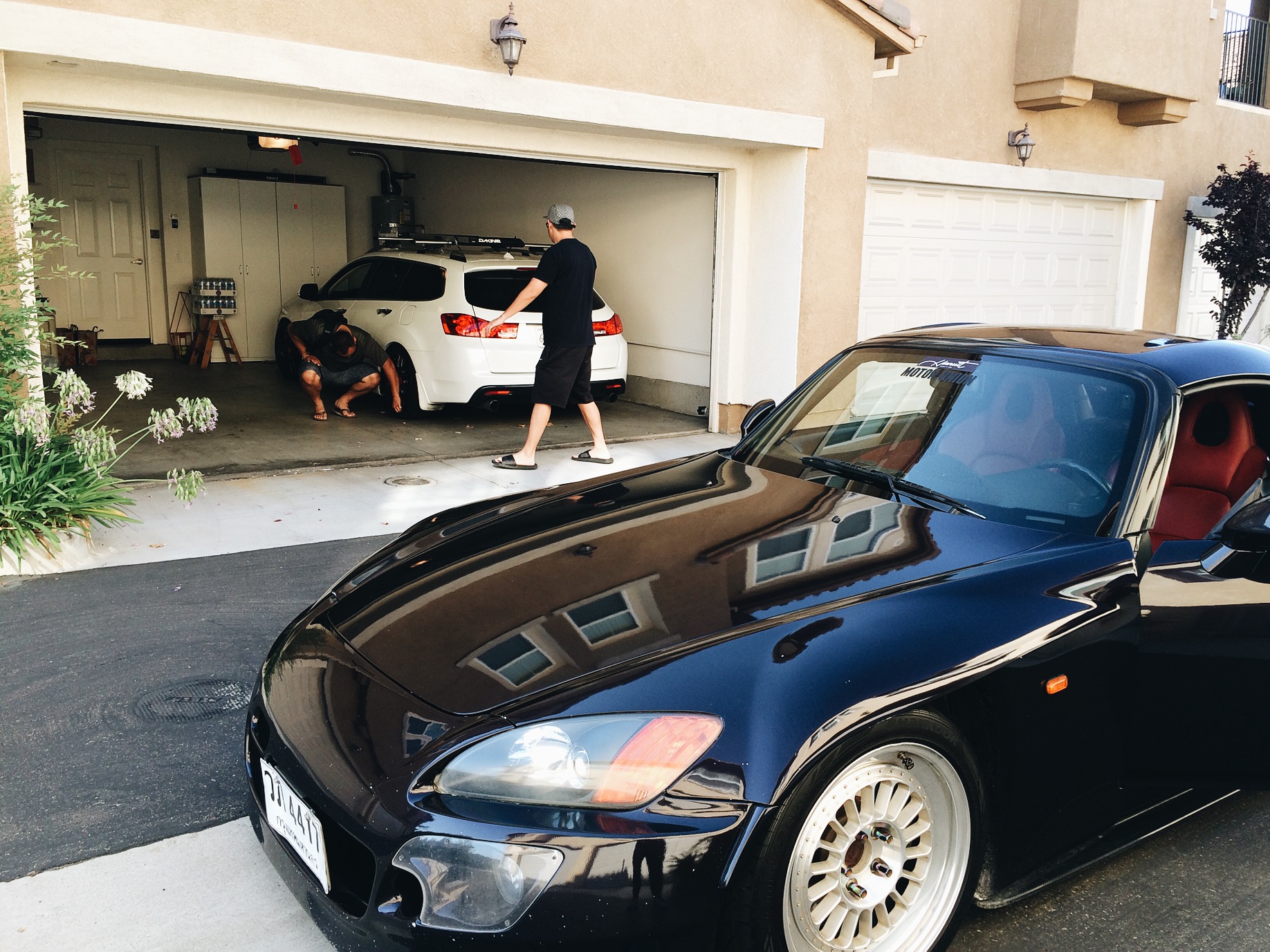 Checking out the new wheels Kevin got on his whip. 