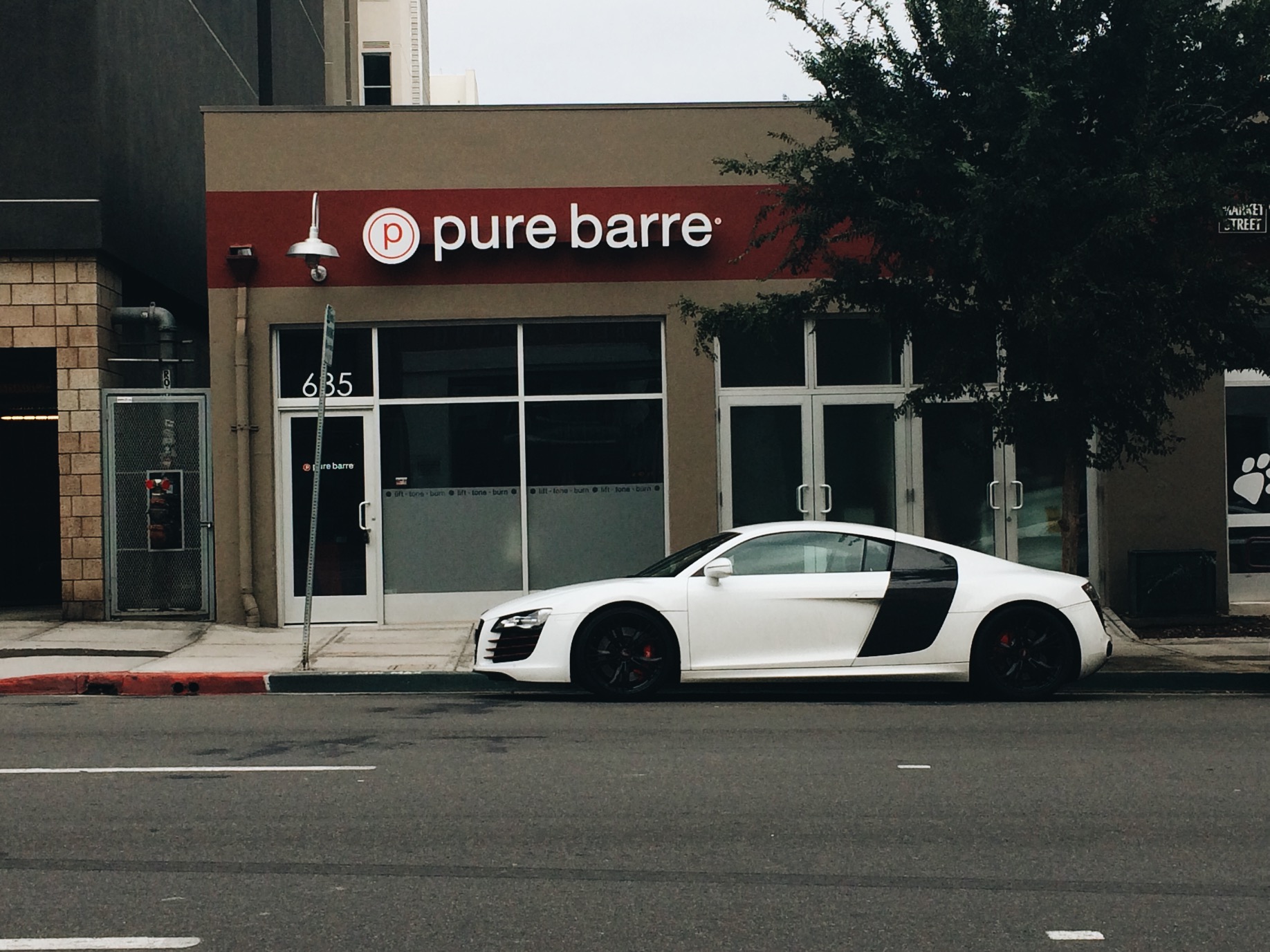 I love car spotting. Audi R8. 