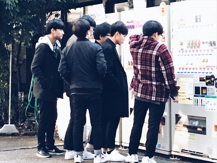 You know your crew is tight when ya'll wear the same style clothes and rock the same air due. Gang gang gang. 