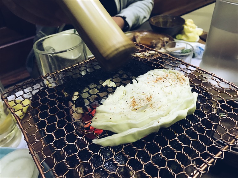 Grilled cabbage was surprisingly fucking good! With a sprinkle of salt and pepper, some of the red spicy shakers and it's the business! Who would've thought. 