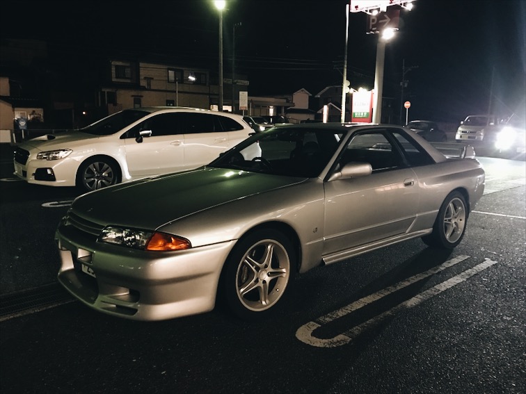 Spotted this Nissan Skyline GTR before we stepped inside the grocery for snacks and a bottle of Hibiki. 