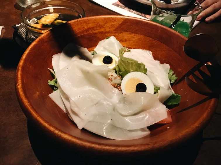 A salad with a face. 