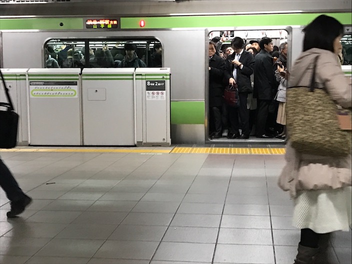 Well ya'll, I'm signing off to go to sleep so I leave this photo of a crowded train for your pleasure. IDK. Just stay tuned for the next blog, it's car stuff tomorrow!!!!!!!