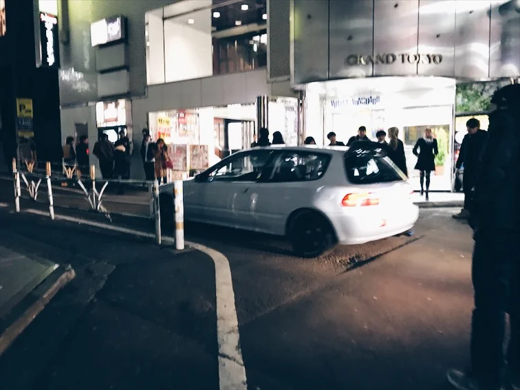 Saw this car on our way to the bar, smell't race gas coming from it. 