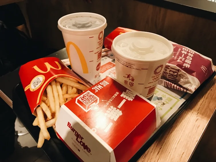 I finally get to have lunch from McDonald's, I was craving the Big Mac and curly fries but dude fucked up my order due to language barrier. And I tell you this, I feel the same way I feel back at home, regrets. Eating fast food is my vice, my addiction and I regret it every time, and it's noting new. Even when they offer different things on the menu the flavor is just okay and then I'm filled with regrets and say "shit is all the same and not that impressive." So I won't be doing Carl's Jr, Taco Bell or Burger King. Same shit different toilet. 