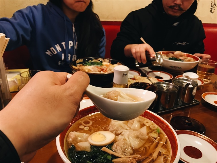 Look at that spoon!! Stance. 