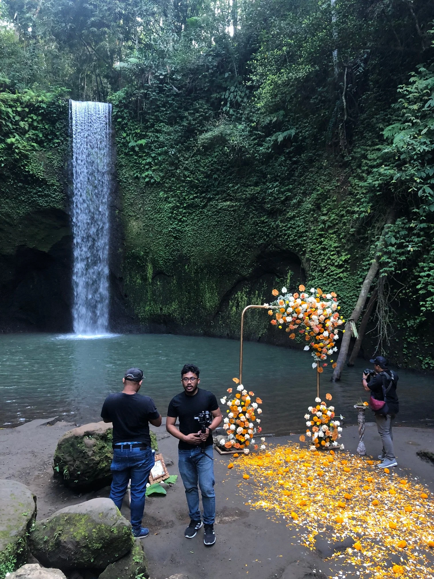 The waterfall. Beautiful set up, love the color choice.