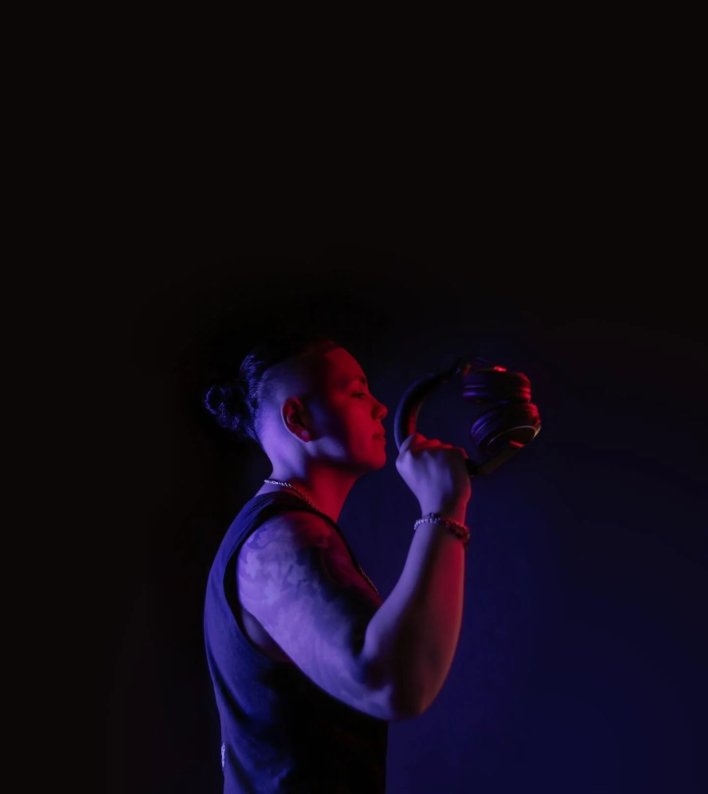 Thank you @illusion_graphics for the opportunity! I had such a great time shooting! Photo shoot to promote many great things to come ahead! 
&bull;
&bull;
&bull;
@motivao.music 
@illusion_graphics 
&bull;
&bull;
&bull;

#music #photoshoot #musicprodu