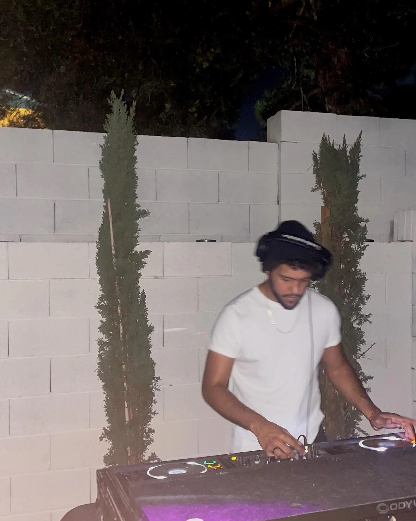 We were Throwing Down Last Night 🕺🏽 
Shoutout to @motivao.music 
@djmarielanunez The Vibez we&rsquo;re Immaculate 🌜🫶🏽🌛
PC📸: my baby @electriiicwoman 

#dj #set #mix #house #tech #techno #techhouse #basshouse #bass #cdj #djset #party #vibes #co