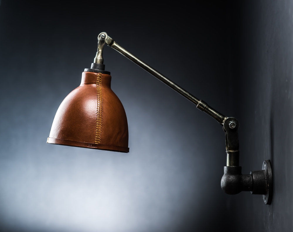 Hand+Covered+and+Stitched+Leather+Armed+Wall+Light+05.jpg