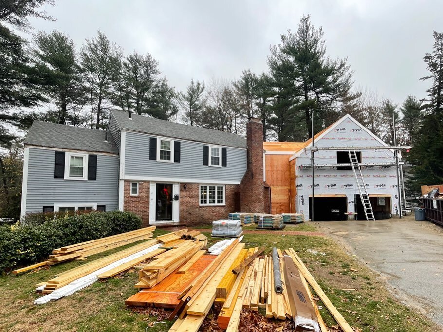 Our homeowner&rsquo;s new garage and family room addition is all framed and ready to be buttoned up before the snow comes. This project adds a new primary bedroom above the garage, a side entry with mud room, a family room in the back with a full wal