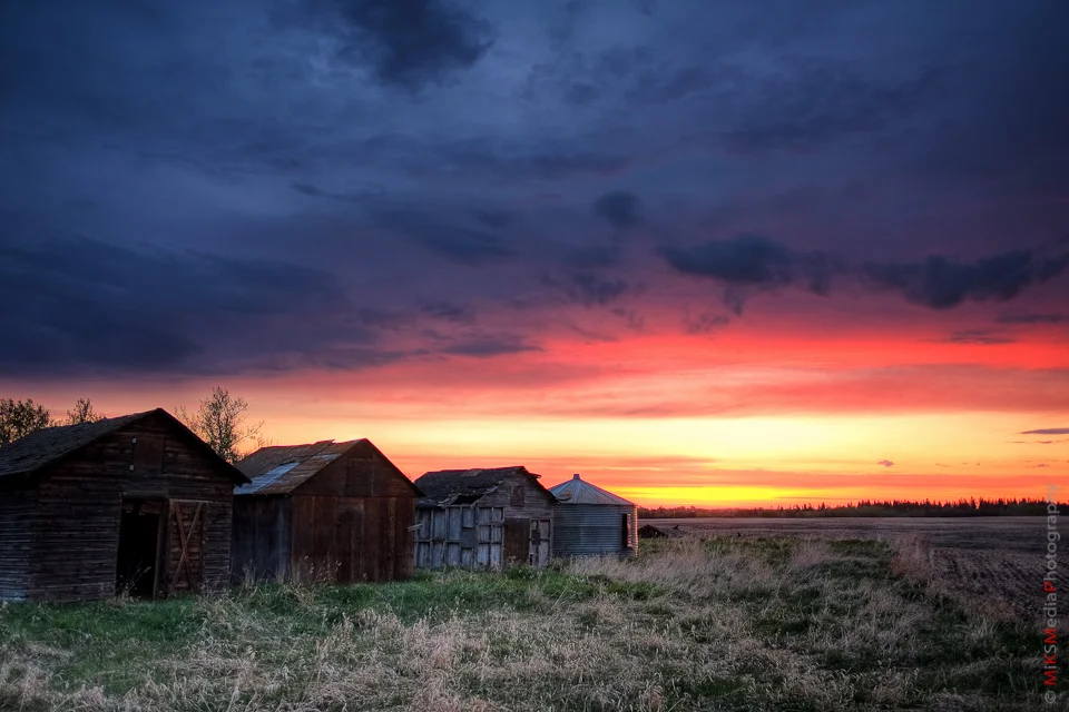 Alberta Sunrise — MiKSMedia Photography