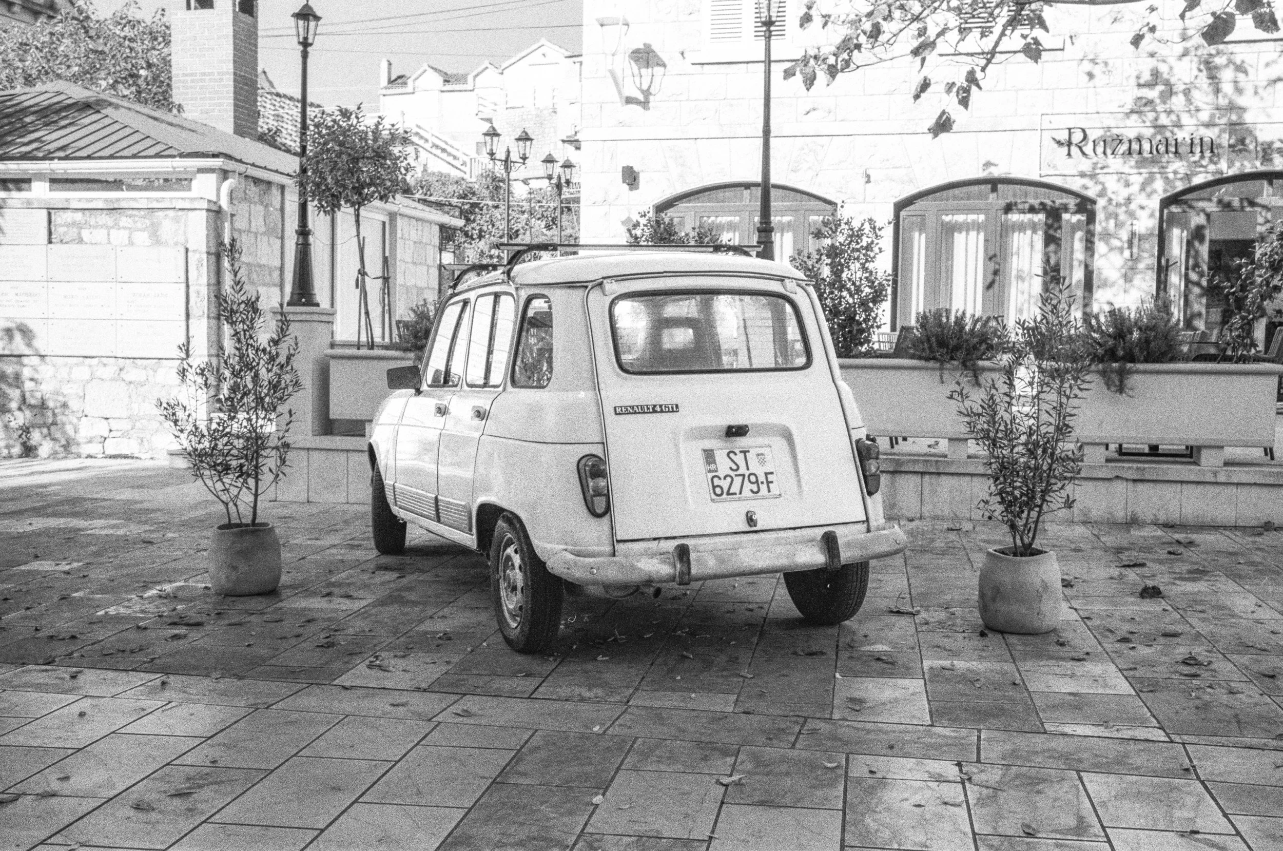 Leica M6 - Ilford HP5 Plus
