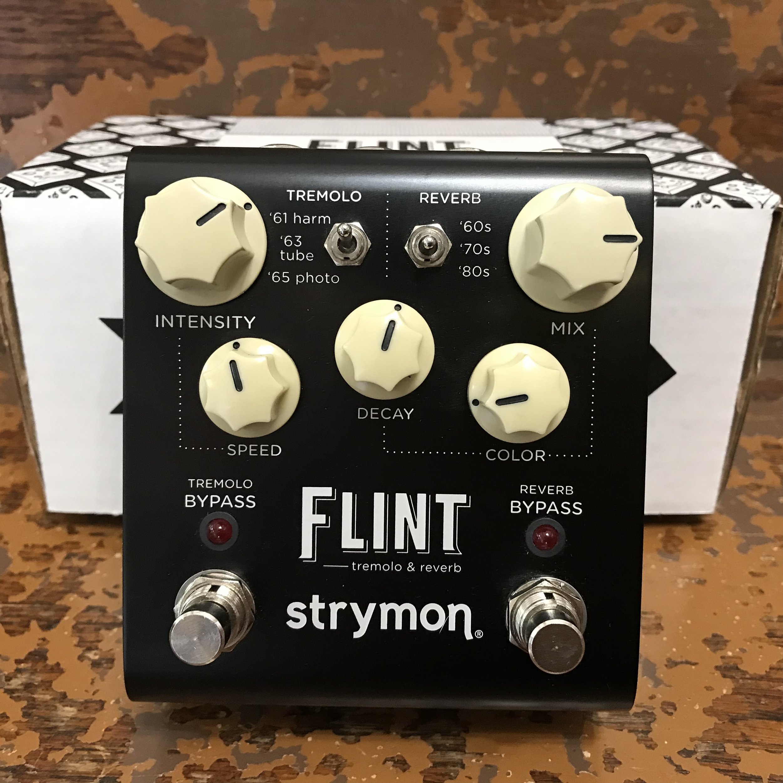 Strymon Flint Tremolo & Reverb V1 used — Guitar Bar