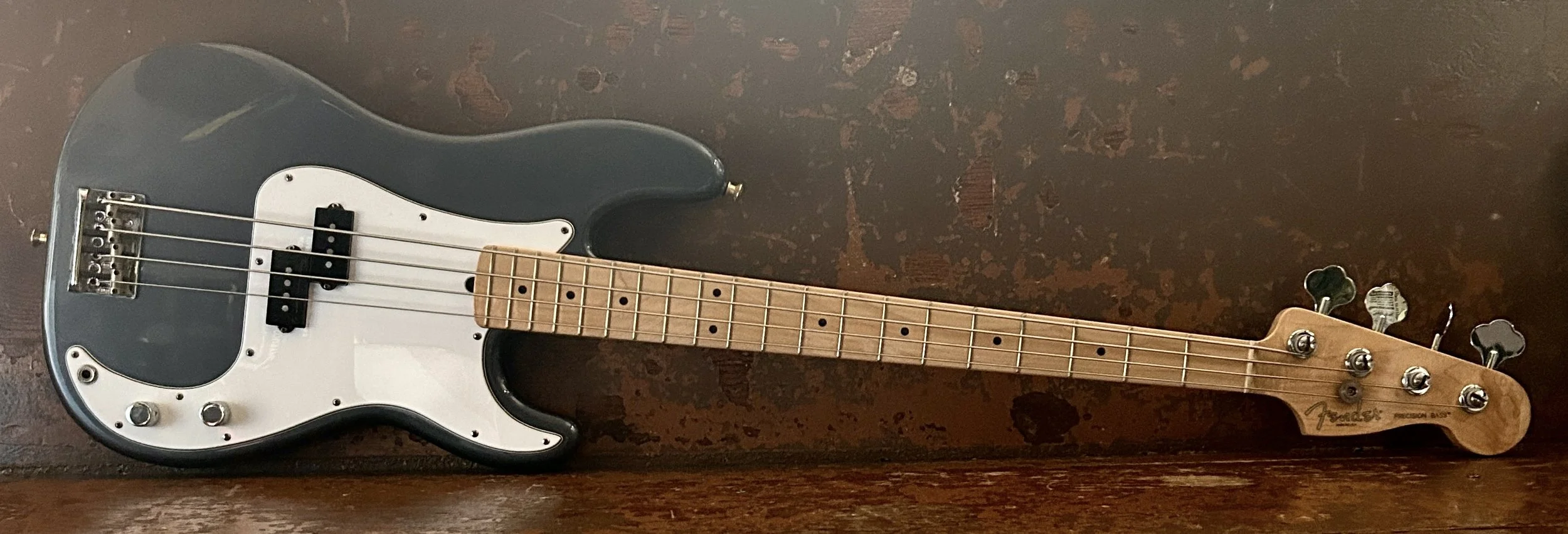 Fender 2007 P bass.jpg