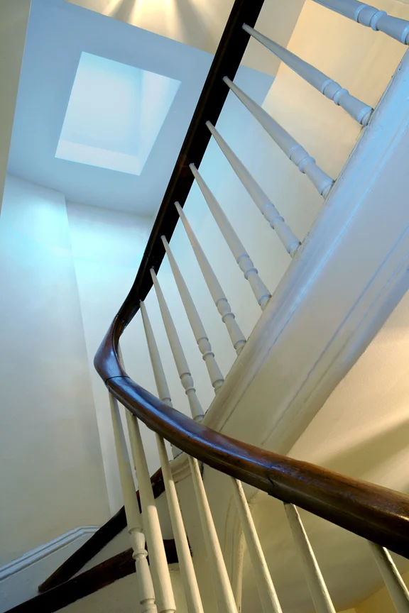 79Bathwhitecabinet2.jpg