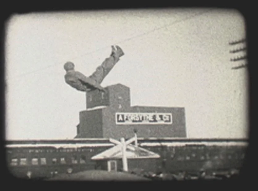 The Memory Stitch: Winter Sports / Point de mémoire: les sports d'hiver, Found footage v ideo still (1934)