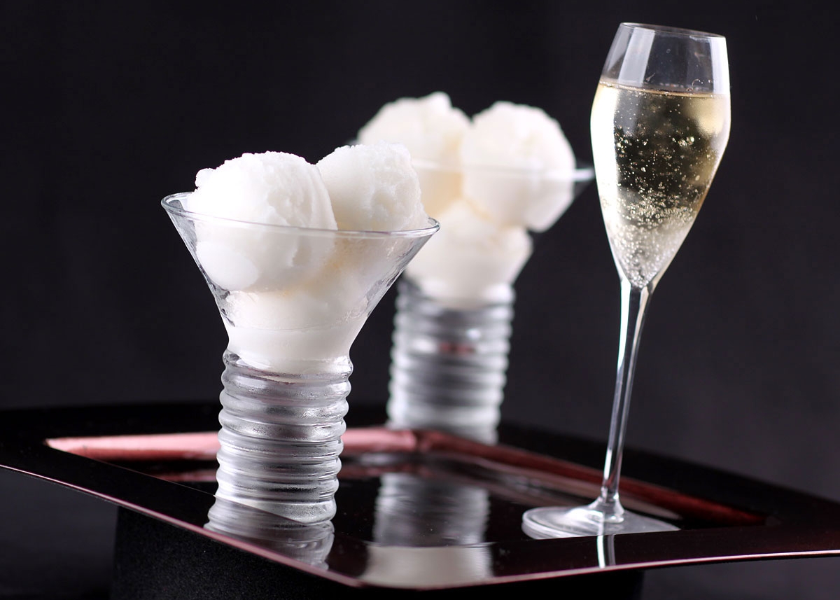 Photo taken from https://www.meilleurduchef.com/cgi/mdc/l/en/recipe/champagne-sorbet.html