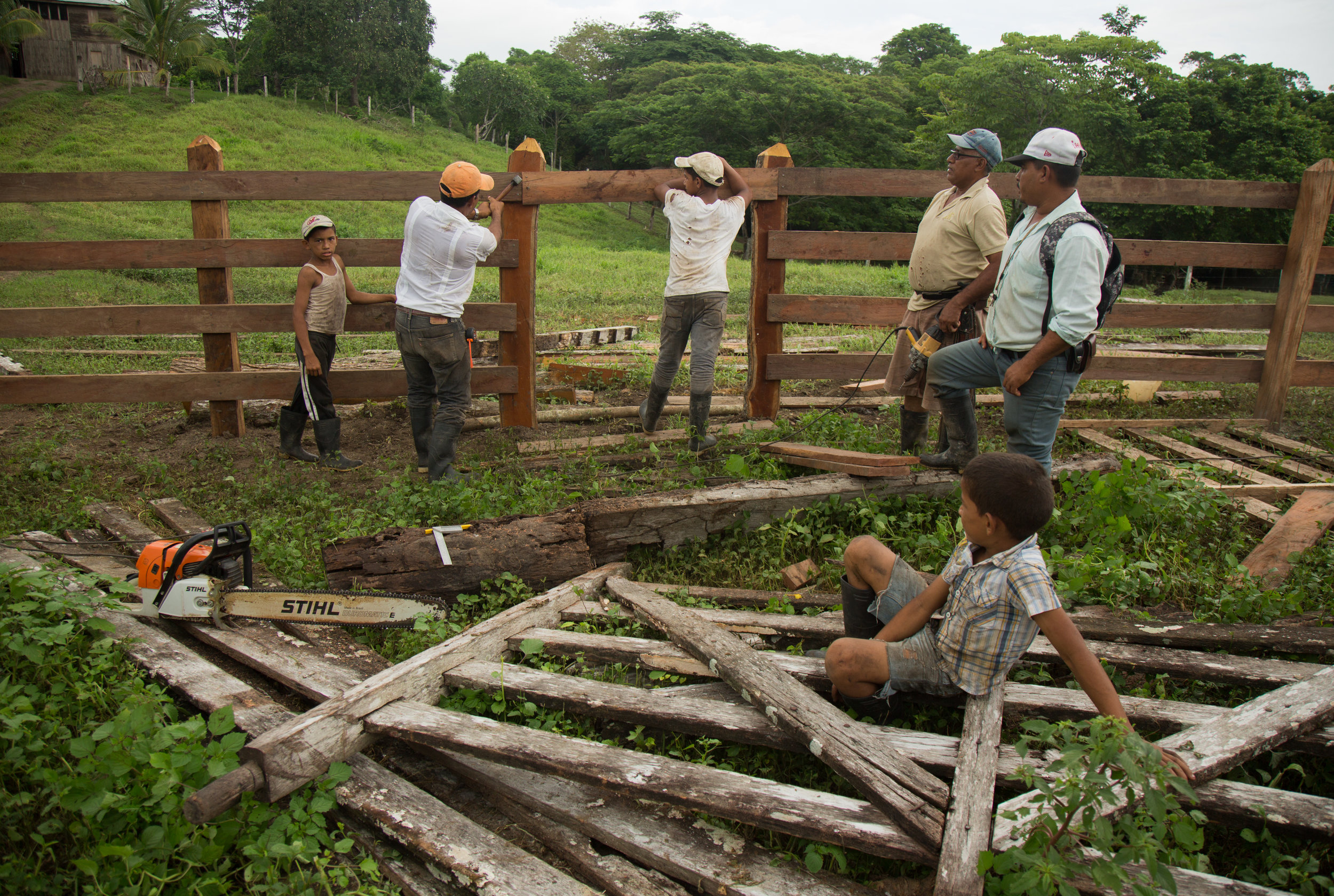  Manuel Aviles working on his farm with his sons. On December 24, 2015 while participating in an anti canal protest in El Tule, he was arrested and taken to El Chipote prison in Managua, where he was beaten by police. Taken in &nbsp;El Jicaro, RAAS, 