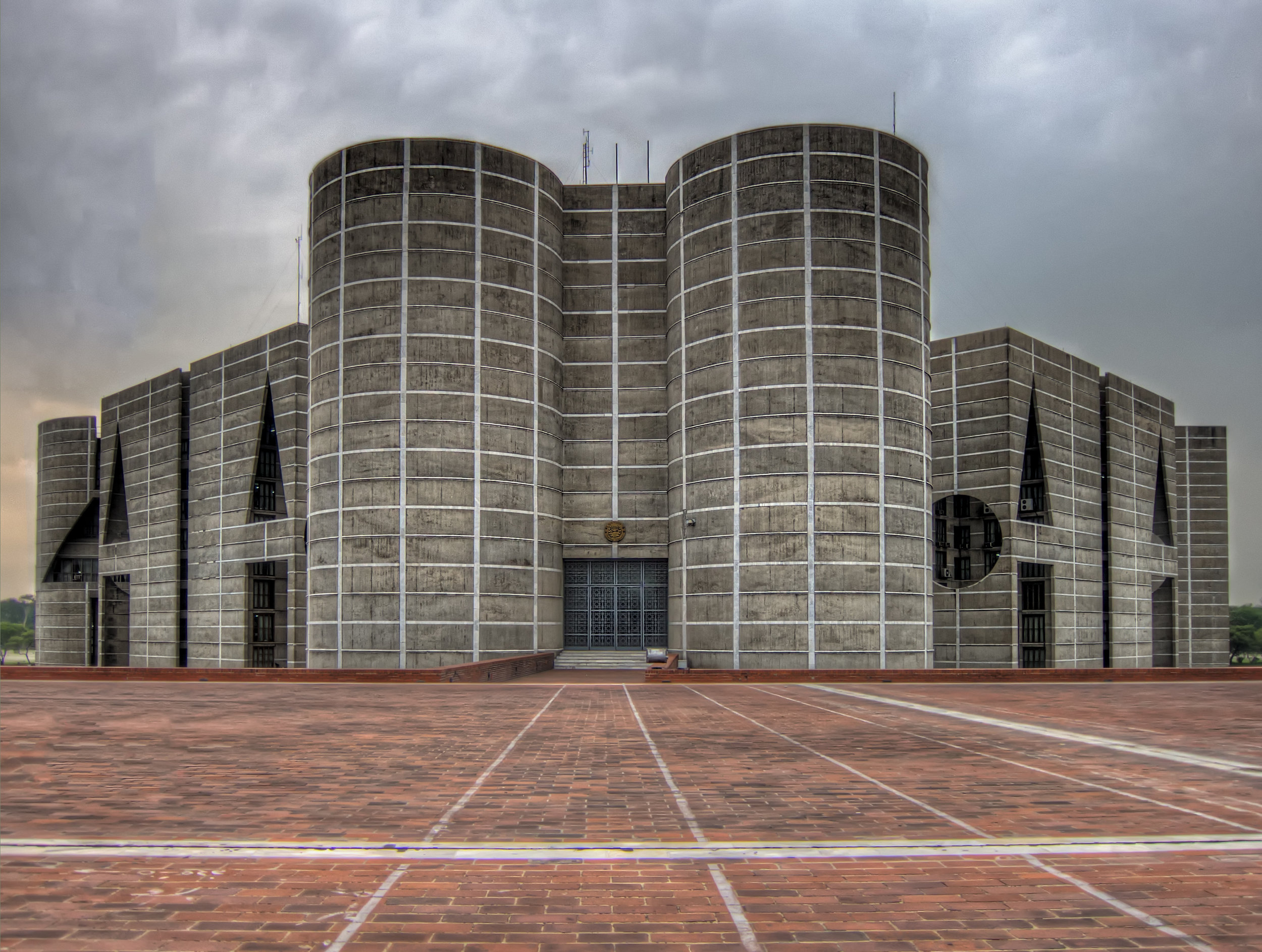 rushdi13_national parliament building, Up close.jpg